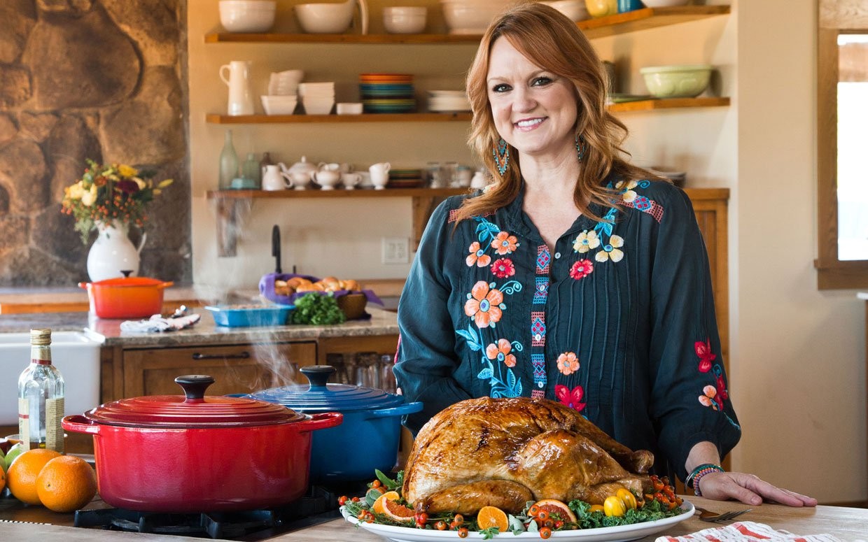 Which celebrity chef did Ree Drummond beat in the 2010 Food Network contest...